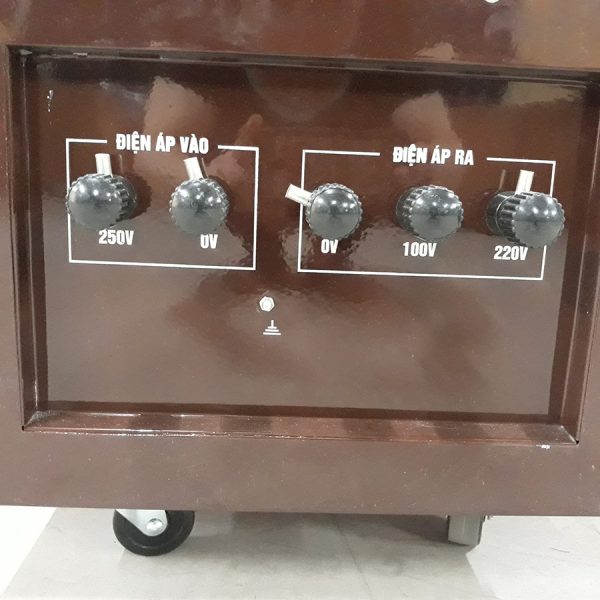 su-dung-on-ap-standa-15kva-chinh-hang-cho-thiet-bi-noi-dia-nhat-nhat